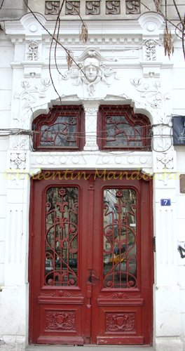 Art Nouveau doorway, Opera area Art Nouveau doorway, Opera area, Bucharest (©Valentin Mandache)