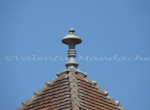 Finial on Neo-Romanian style house (©Valentin Mandache)
