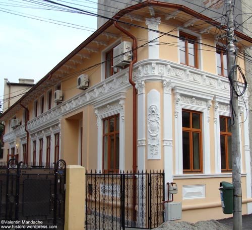 Renovated 'Little Paris' house, Bucharest