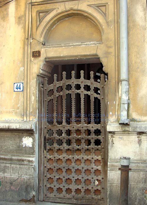 Peasant style wooden gateway, Bucharest