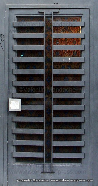 Art Deco style doorway, Bucharest