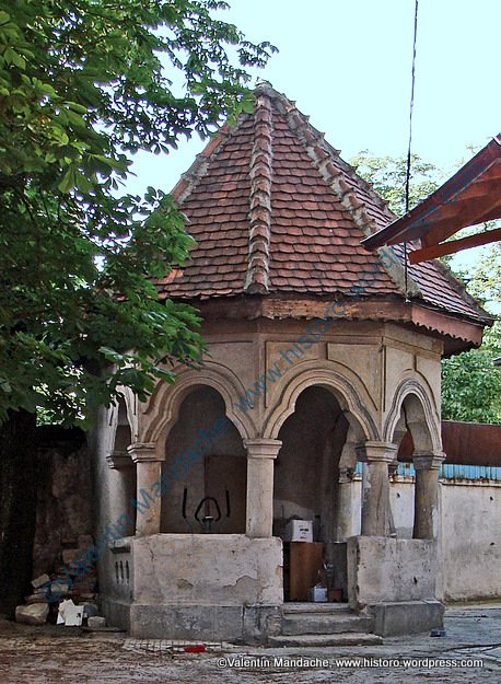 Neo-Romanian style gazebo, Bucharest