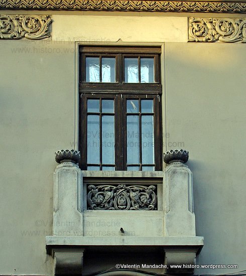 Neo-Romanian style balcony, Bucharest