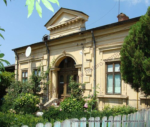 Little Paris style house dating from 1890s, Targoviste
