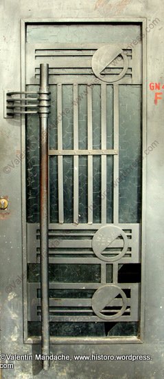 Art Deco style doorway, Bucharest