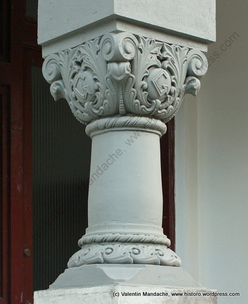 Short Neo-Romanian style column, late early 1930s, Bucharest