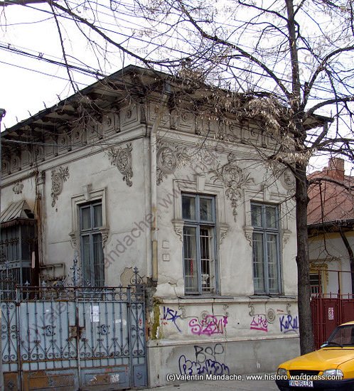 Transition Little Paris to Neo-Romanian style house, Bucharest