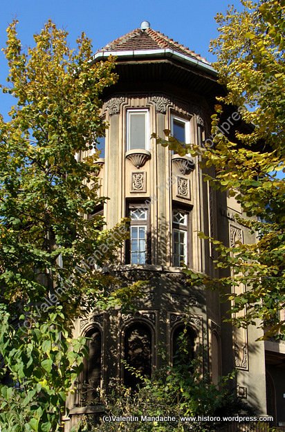 Art Deco - Neo-Romanian style house, Bucharest