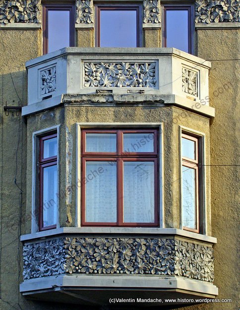 Southern European Art Deco house, Bucharest