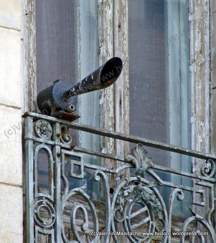 Manual crank air raid siren, Bucharest