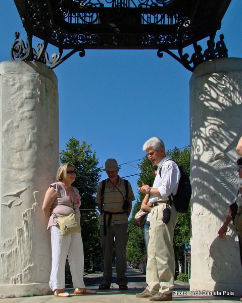 Architectural history and photography tour in Dorobanti area of Bucharest