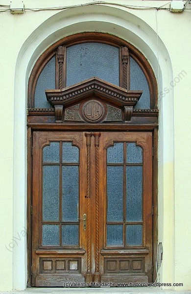 Neo-Romanian style doorway, Bucharest
