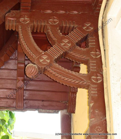 Neo-Romanian style doorway, Bucharest