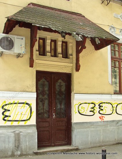Neo-Romanian style doorway, Bucharest