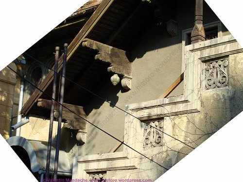 Neo-Romanian style lamp, Bucharest