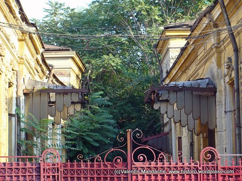 Bucharest 1900s architectural ironwork