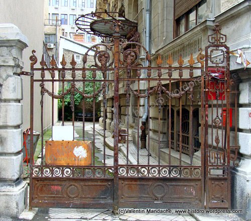 Bucharest 1900s architectural ironwork