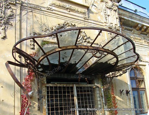 Bucharest 1900s architectural ironwork