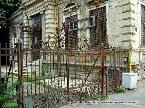 Bucharest 1900s architectural ironwork