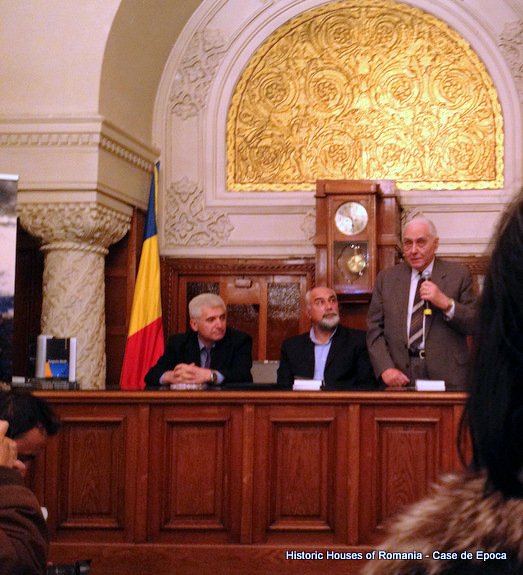 The author of Historic Houses of Romania blog at the launch of the Liberal Publishing House