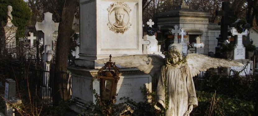 Tour in Bellu Cemetery – Sunday 11 June